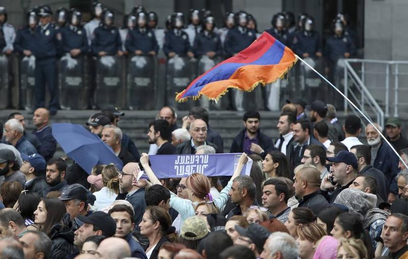 Protesters demand PM Pashinyan’s resignation amid delimitation with Baku