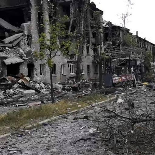 Ukraine says its forces pulled out of Lisichansk to save lives of servicemen