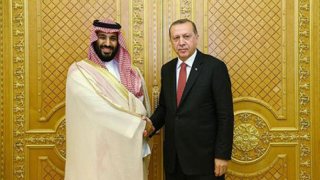 Erdogan seeks to bridge gap with Arabs