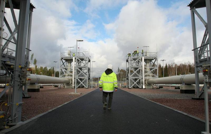 One turbine for Nord Stream gas pipeline en route to Europe