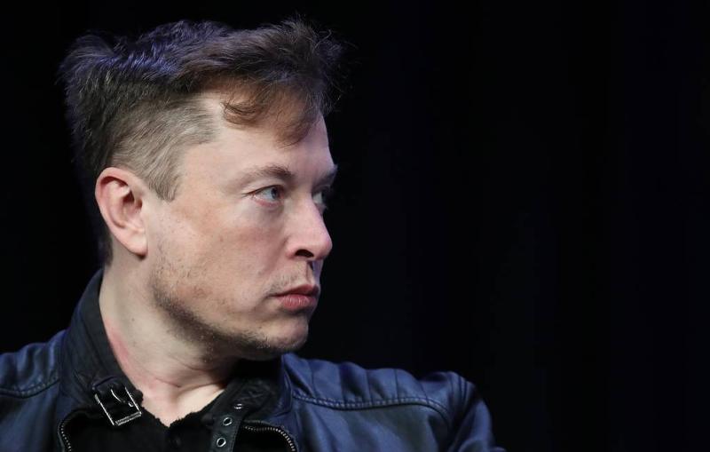 Musk asks Twitter users whether he should step down