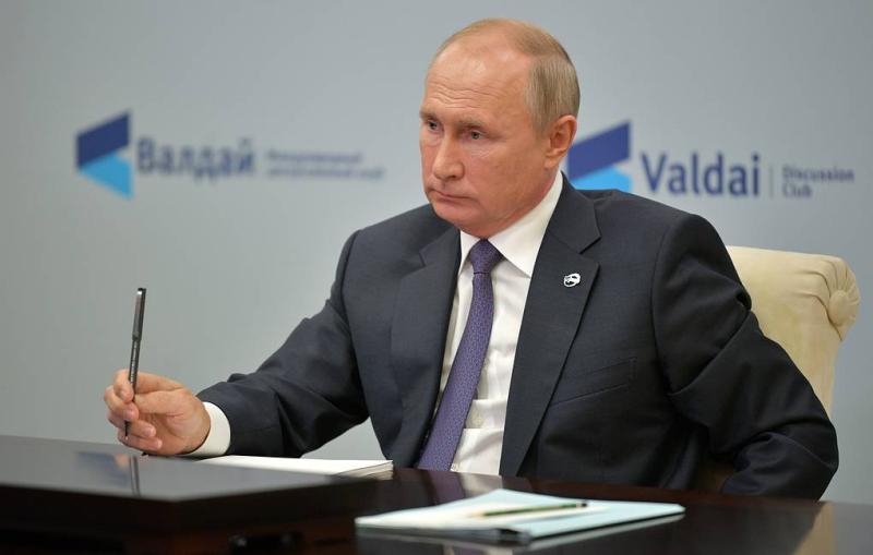 Putin: "Sitting things out can hardly work in the modern world"