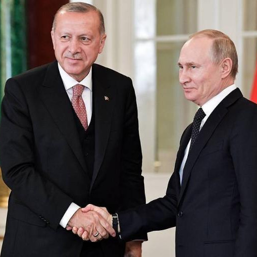 Press review: Putin, Erdogan to talk grain deal revival options and pope pushes peace plan