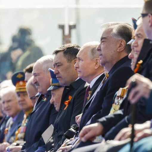 Press review: CIS leaders crowd Moscow dais on Victory Day and Brussels plays peacemaker