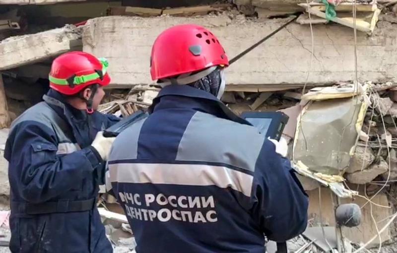 Rescuers pull Turkish survivor from rubble 160 hours after quake