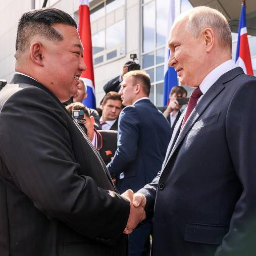 Press review: Putin hosts Kim, gets under US’ skin and EEF-23 belies 'isolate Russia' idea