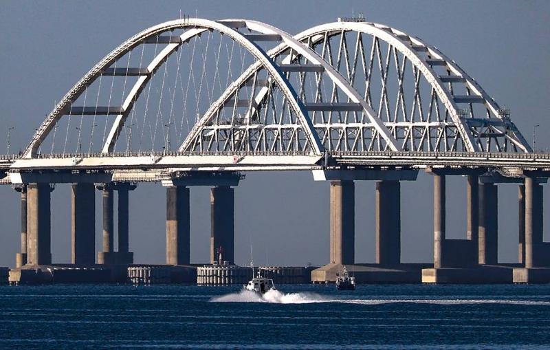 Press review: Crimea Bridge defenses need bolstering and Moscow exits Black Sea grain deal