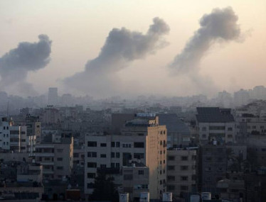 Press review: Gaza facing scorched earth or surgical strikes and US debt hits record high