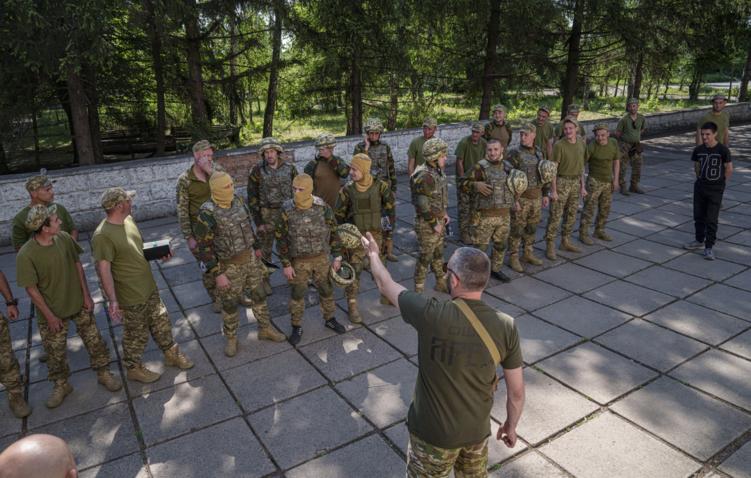 Кабмин Украины сократил срок явки в военкомат по повестке