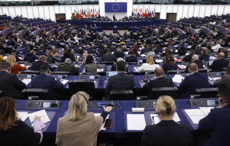 Европарламент одобрил кредит Украине на €35 млрд под доходы от российских активов