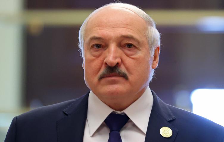 Лукашенко отметил, что Зеленский "уперся напрочь" и не хочет мира