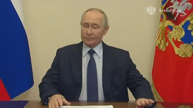 Путин заявил, что работа властей в праздники не останавливалась