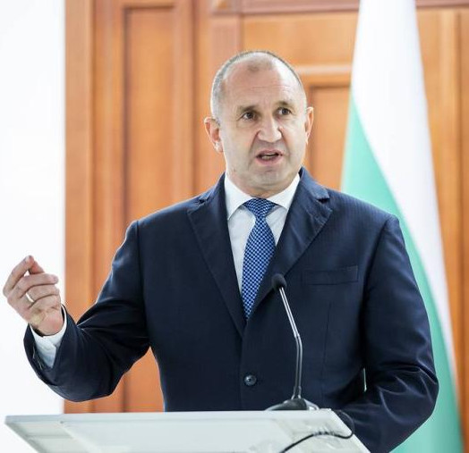 Bulgarian president vetoes agreement with Ukraine on supply of armored personnel carriers