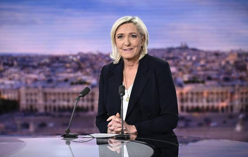 Le Pen accuses Macron of preparing 'administrative coup'