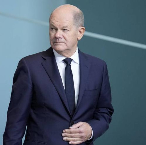 Scholz says ready to discuss Ukrainian settlement with Putin